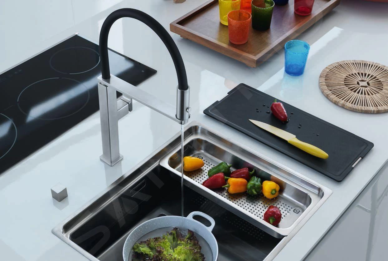 Franke Centinox - Mitigeur D'évier FC 7873 Avec Bras Flexible, Noir/inox 115.0547.855 5 Franke Centinox - Mitigeur D'évier FC 7873 Avec Bras Flexible, Noir/inox 115.0547.855 – Image 3